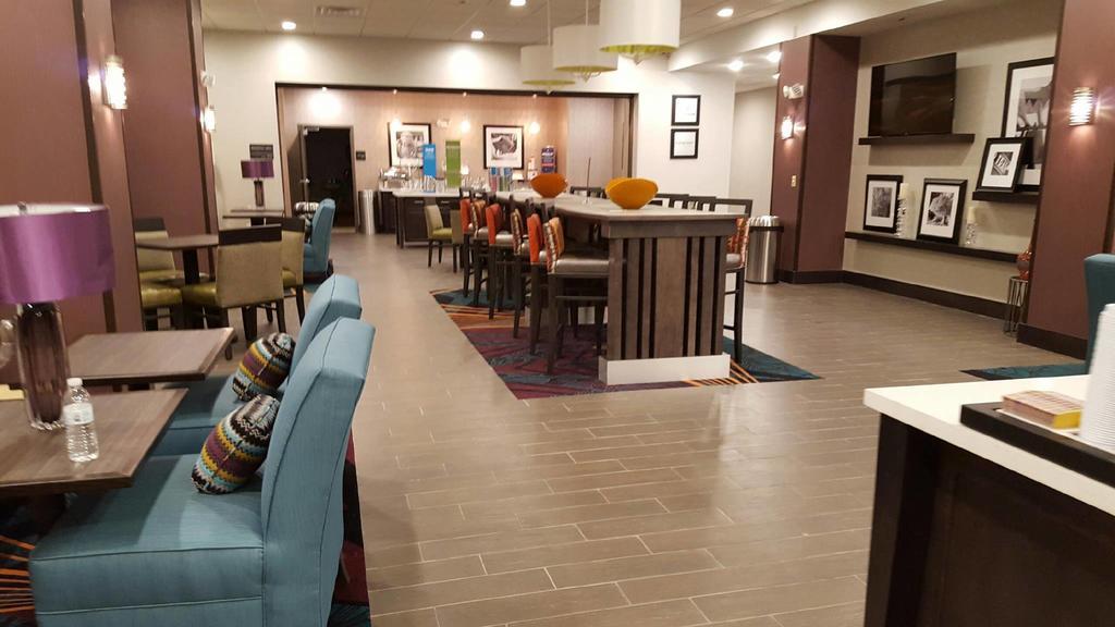 Hampton Inn Pratt Dış mekan fotoğraf