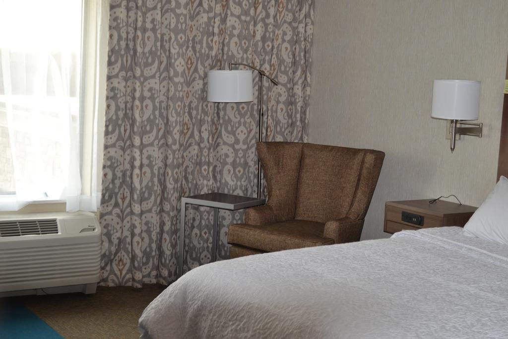 Hampton Inn Pratt Dış mekan fotoğraf