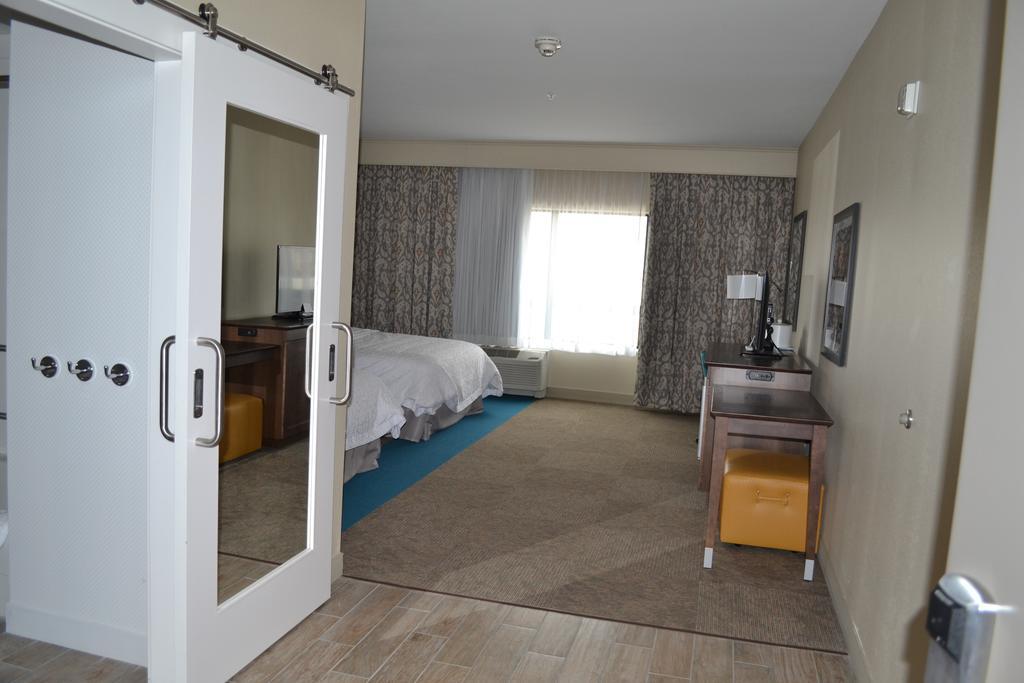 Hampton Inn Pratt Dış mekan fotoğraf