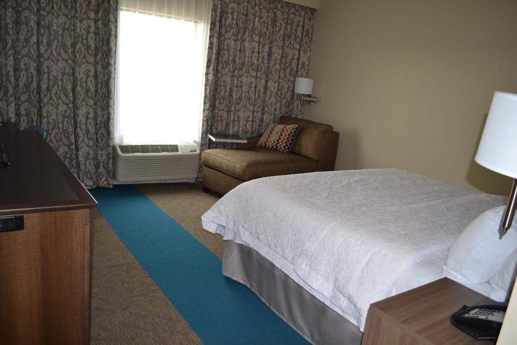 Hampton Inn Pratt Dış mekan fotoğraf