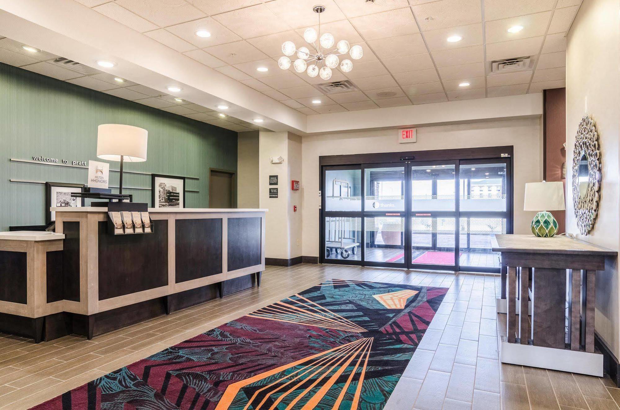 Hampton Inn Pratt Dış mekan fotoğraf
